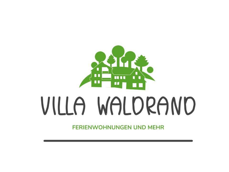 Winter In Der Waldrand Mit Zwei Balkonen